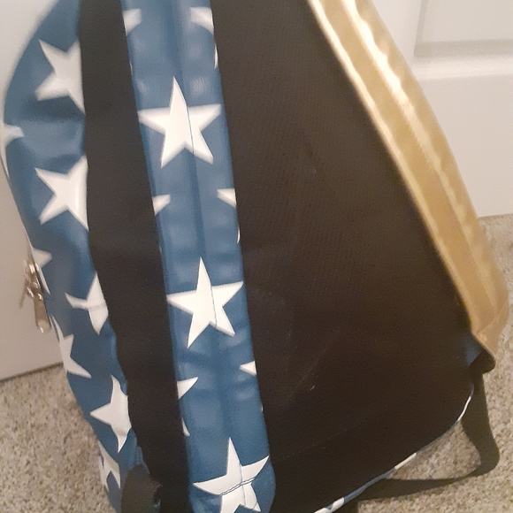 DC Comics Wonder Woman Backpack - Picture 3 of 9